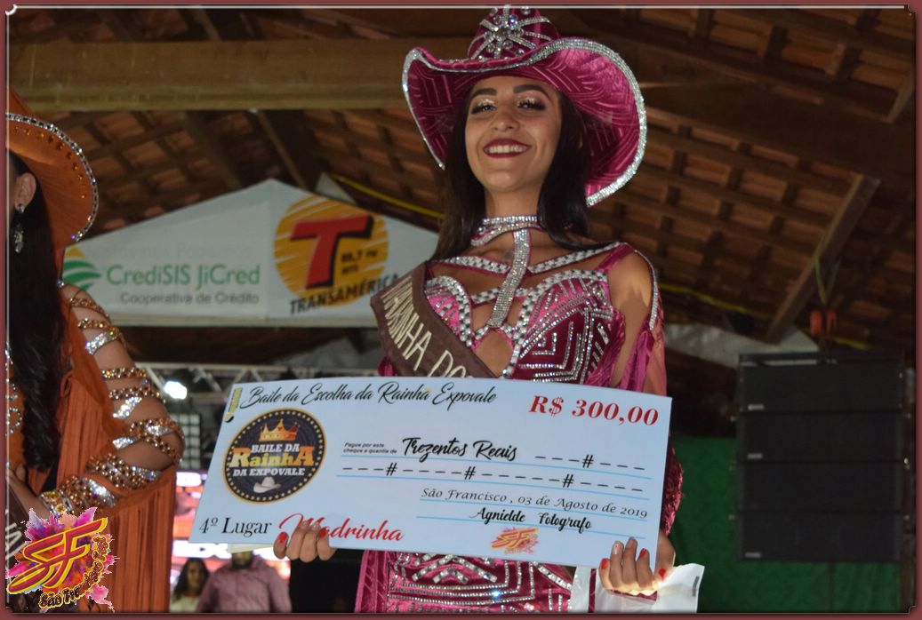 DESFILE DA RAINHA DA EXPOVALE 2019